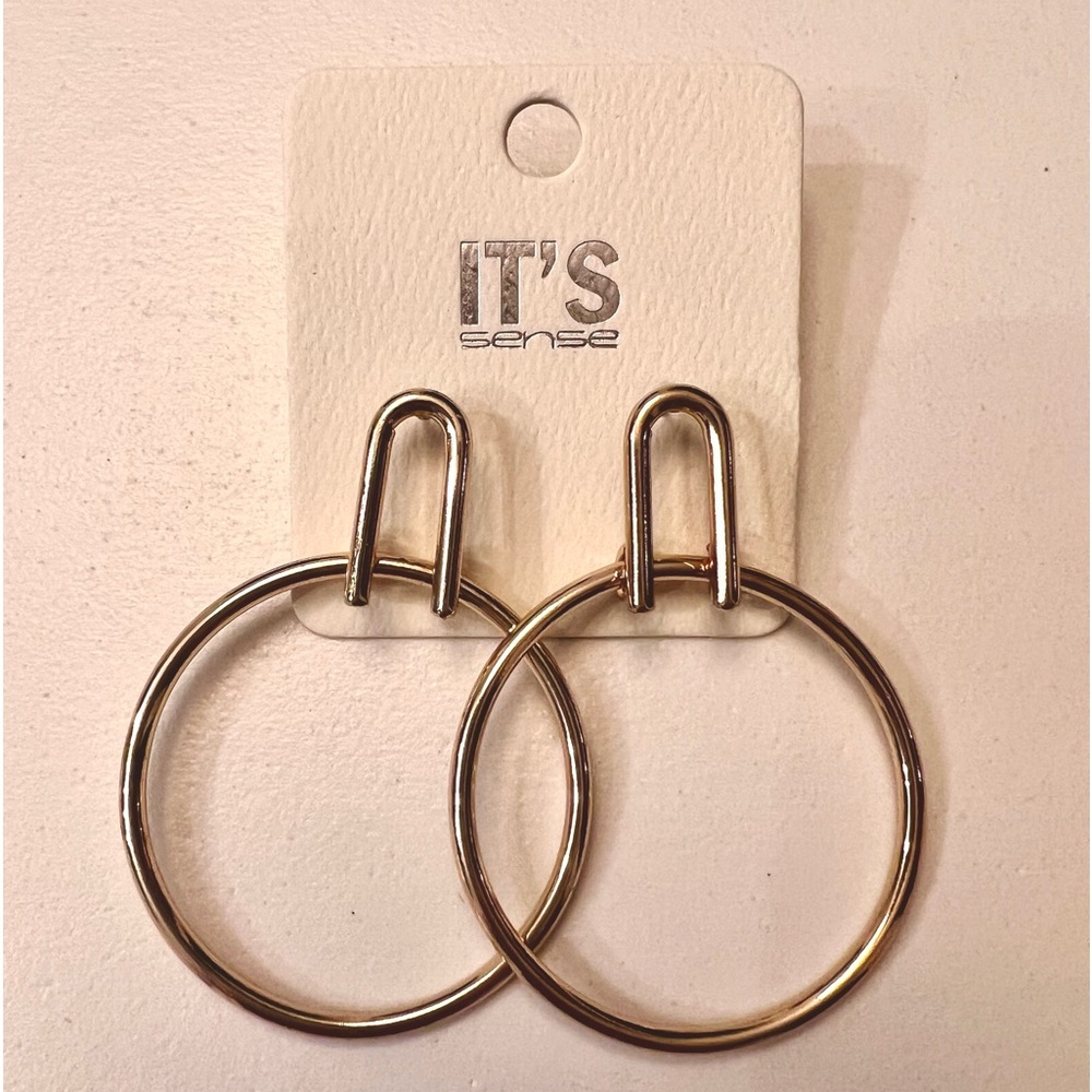 "IT’S Sense" gold contemporary hoop earrings